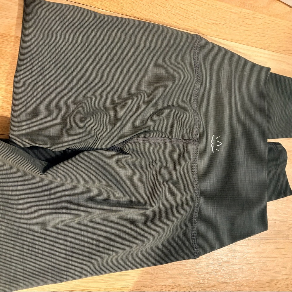 Beyond Yoga Ribbed High-Waist Leggings — Size Small — Gray - Picture 3 of 5